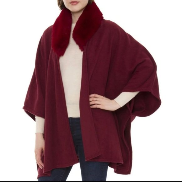 WOMENS WINE RUANA/PONCHO W/FAUX FUR COLLAR  - OS - Picture 4 of 10